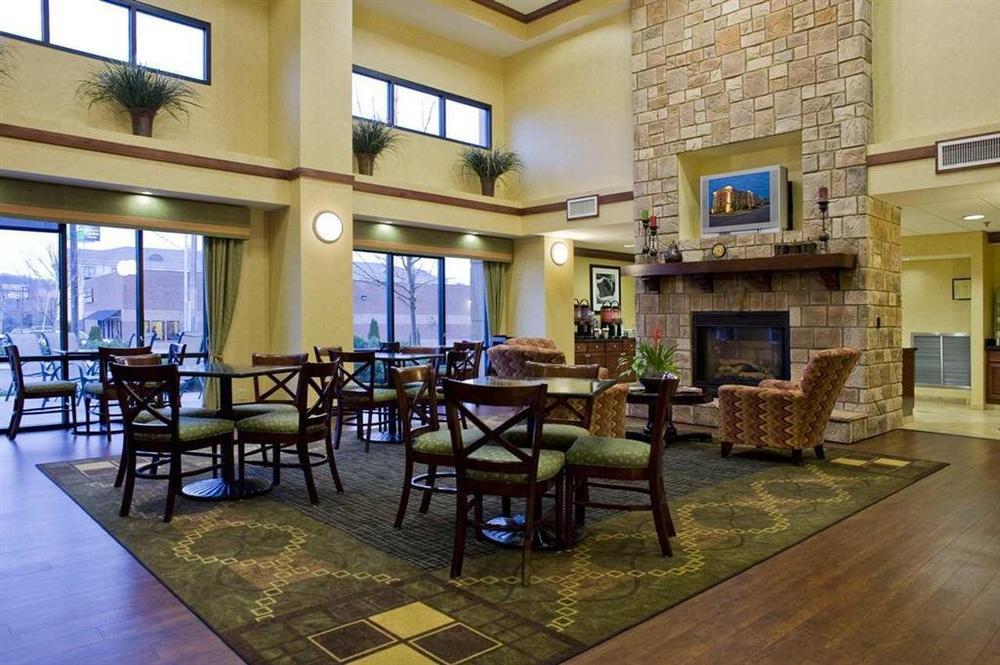 Hampton Inn & Suites Nashville-Смирна Ресторант снимка