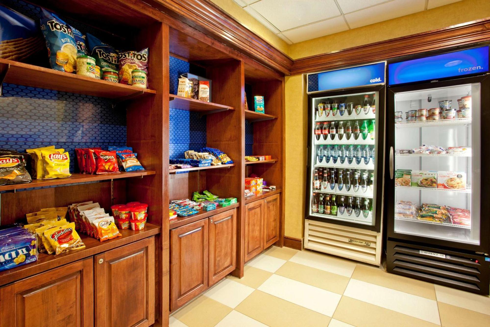Hampton Inn & Suites Nashville-Смирна Екстериор снимка